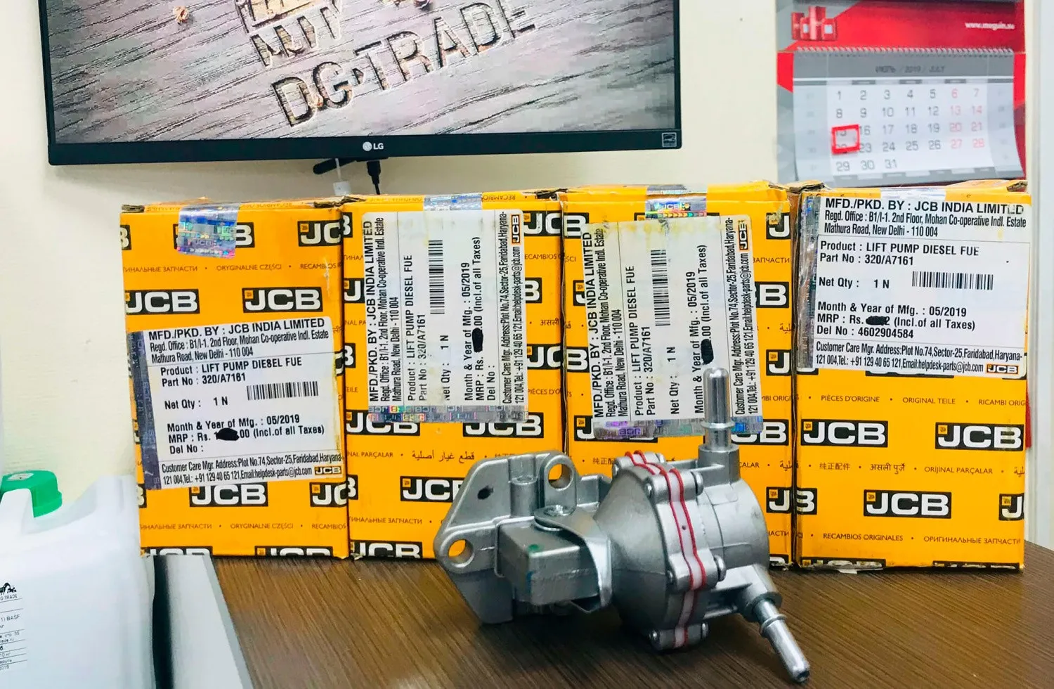 Большое поступление оригинальных натяжных роликов и насосов подкачки топлива JCB